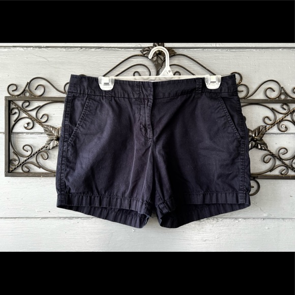 J Crew Navy Chino Broken In Shorts Size 6  Inseam 5” - Picture 1 of 3